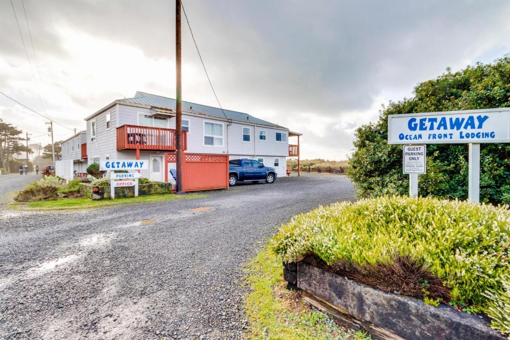 Getaway Oceanfront Lodging