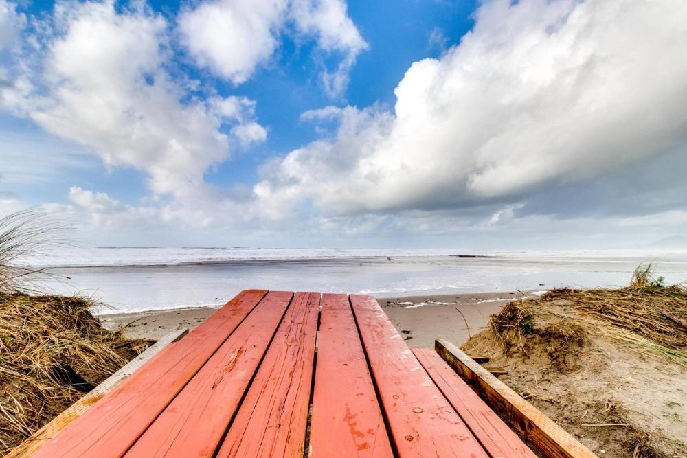 Getaway Oceanfront Lodging