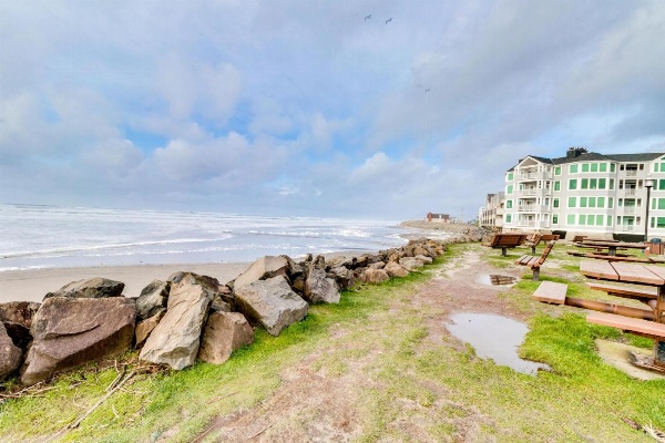 Getaway Oceanfront Lodging image 1
