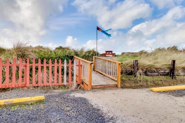 Getaway Oceanfront Lodging image 12